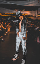 Load image into Gallery viewer, White Out Jeans